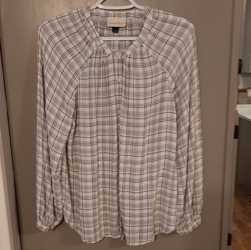 Womens long sleeve button up shirt